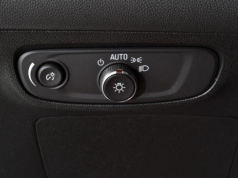 Used 2025 Buick Encore GX Sport Touring w/ Advanced Technology Package AWD/4WD image 31
