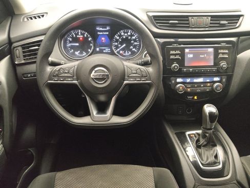 Used 2017 Nissan Rogue Sport SV FWD image 22