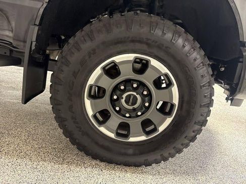 Used 2024 Ford F350 Platinum w/ Tremor Off-Road Package image 33