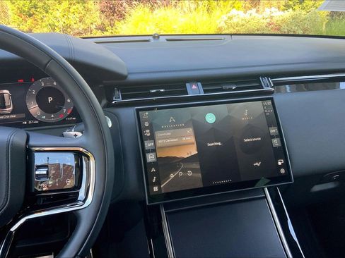 Used 2026 Land Rover Range Rover Velar Dynamic SE image 6