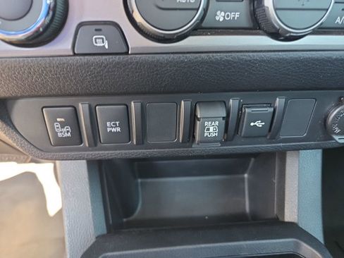 Used 2023 Toyota Tacoma SR5 w/ Technology Package AWD/4WD image 19