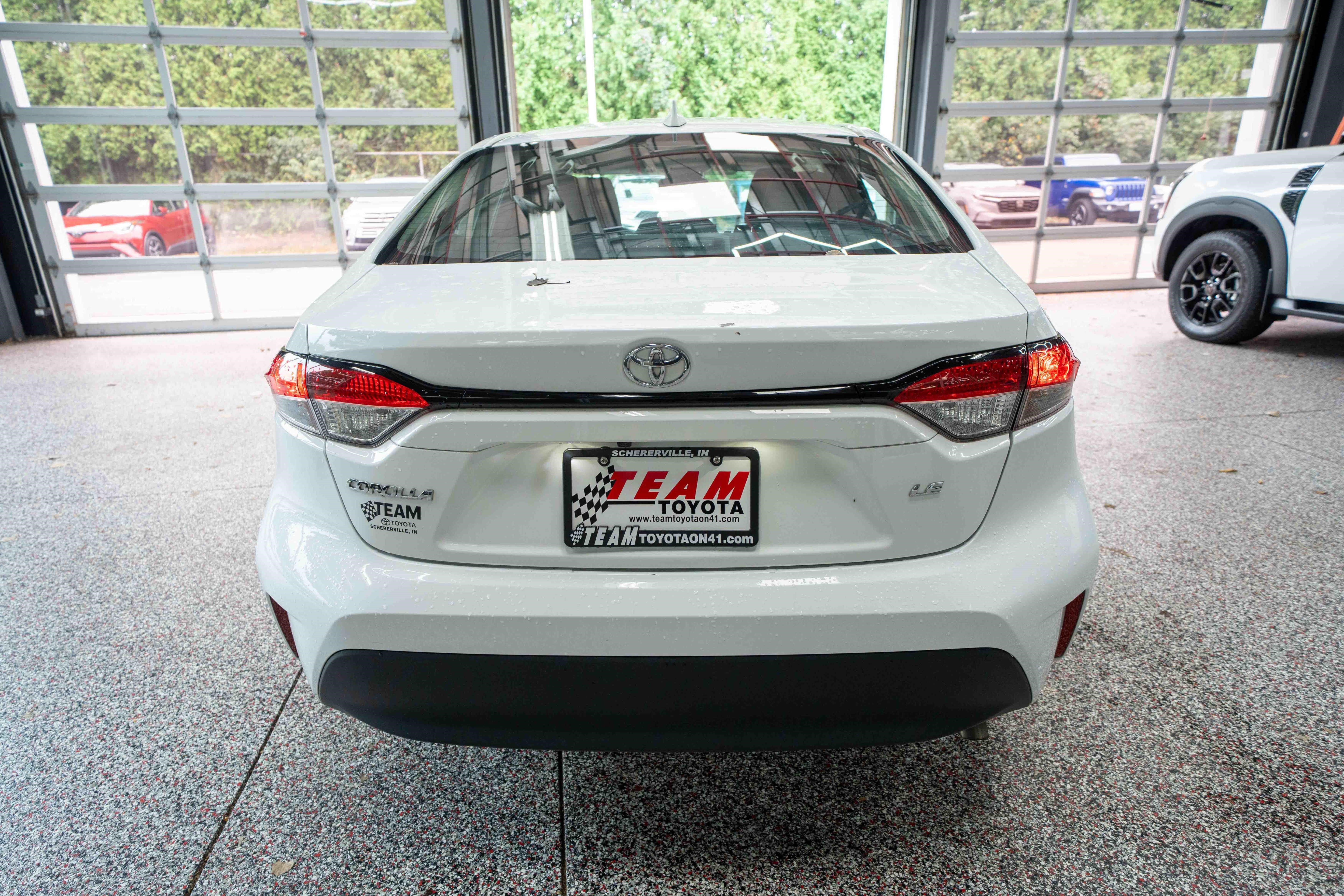 Used 2024 Toyota Corolla LE FWD image 3