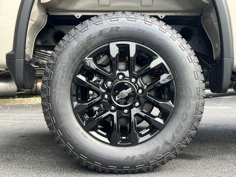 New 2026 Chevrolet Silverado 2500 Custom w/ Custom Value Package AWD/4WD image 40