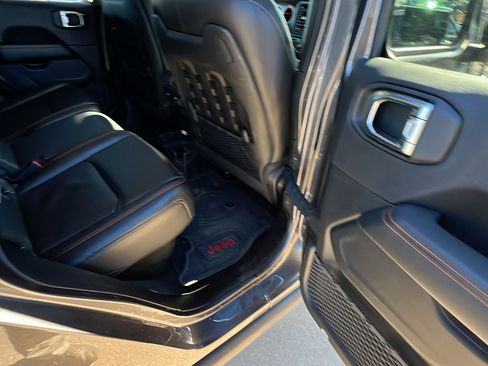 Used 2023 Jeep Gladiator Mojave w/ Cold Weather Group image 22