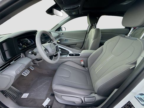 New 2026 Hyundai Elantra SEL Sport Premium FWD image 14