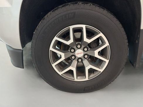 Used 2015 GMC Canyon SLE w/ All-Terrain Package image 25