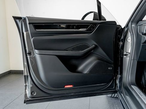 Certified 2024 Porsche Macan 4 Electric AWD/4WD image 12