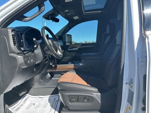 Used 2024 Chevrolet Silverado 2500 High Country w/ Technology Package image 16