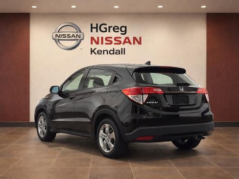 Used 2020 Honda HR-V LX image 2