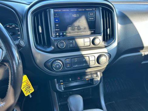 Used 2022 Chevrolet Colorado LT w/ Fleet Safety Package AWD/4WD image 4