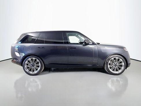 New 2026 Land Rover Range Rover Long Wheelbase SE image 4