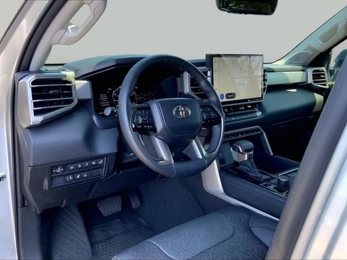 Used 2024 Toyota Tundra Limited AWD/4WD image 17