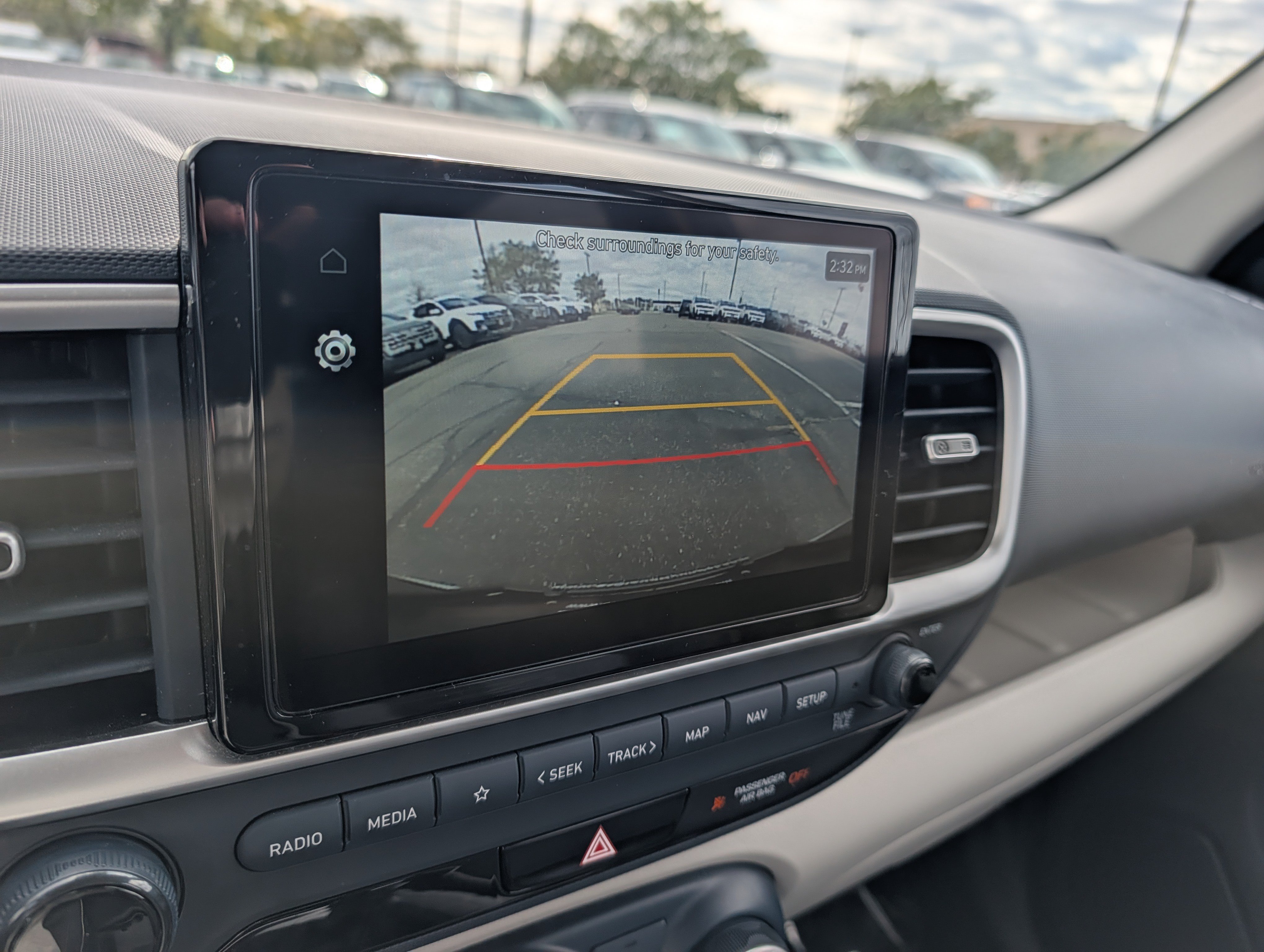 Used 2025 Hyundai Venue Limited FWD image 17