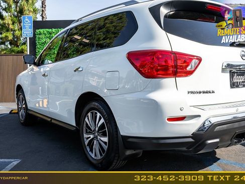 Used 2017 Nissan Pathfinder SL w/ SL Tech Package FWD image 9