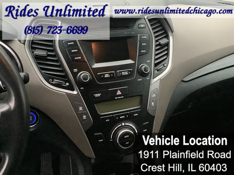 Used 2014 Hyundai Santa Fe GLS FWD image 16