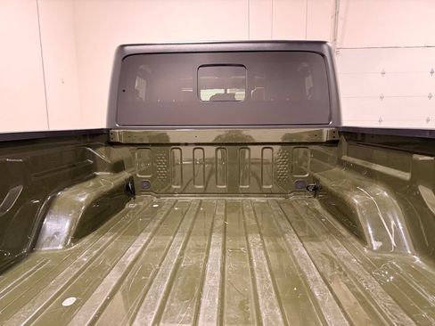 Used 2023 Jeep Gladiator Sport AWD/4WD image 10