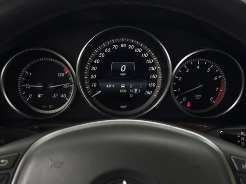 Used 2014 Mercedes-Benz E 350 4MATIC Sedan image 19