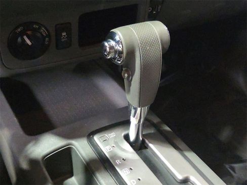 Used 2019 Nissan Frontier SV image 26