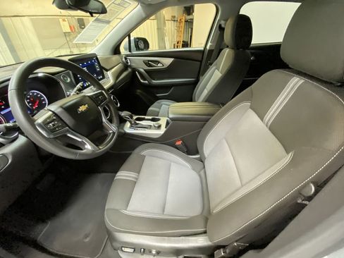 Used 2025 Chevrolet Blazer LT FWD image 21