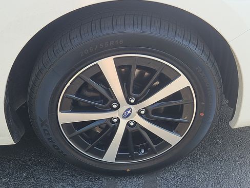 Used 2019 Subaru Impreza 2.0i Premium AWD/4WD image 11