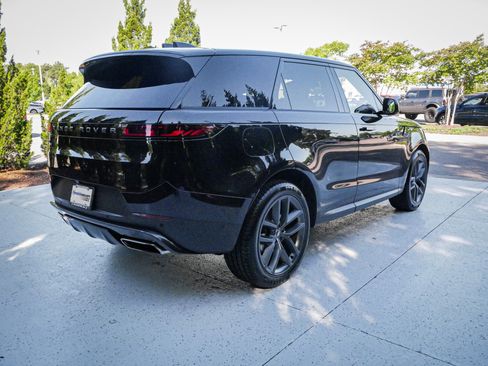 Used 2024 Land Rover Range Rover Sport SE AWD/4WD image 10