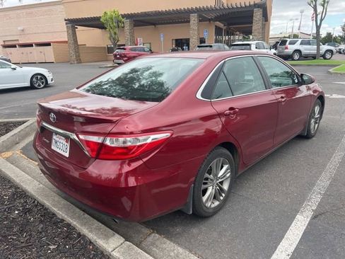 Used 2015 Toyota Camry SE FWD image 15