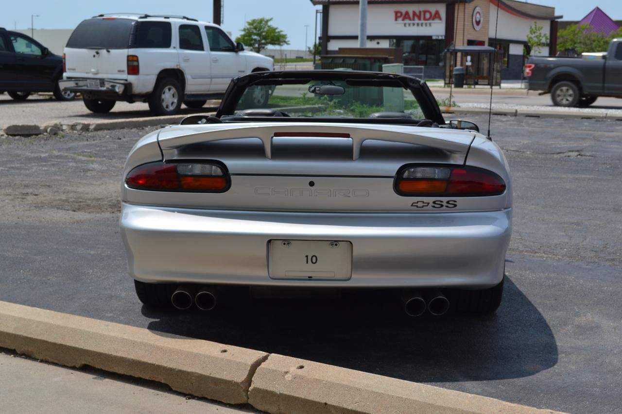Used 2002 Chevrolet Camaro Z28 w/ SS Performance/Appearance Pkg RWD image 6