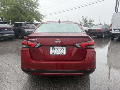 Used 2024 Nissan Versa SR FWD image 4
