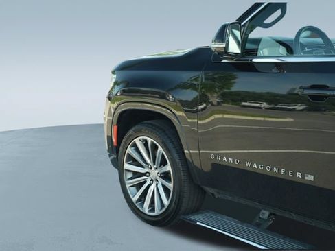 Used 2023 Jeep Grand Wagoneer Series II AWD/4WD image 45
