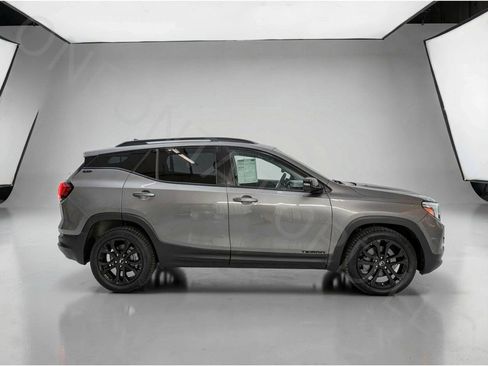 Used 2021 GMC Terrain SLT w/ Elevation Edition AWD/4WD image 3