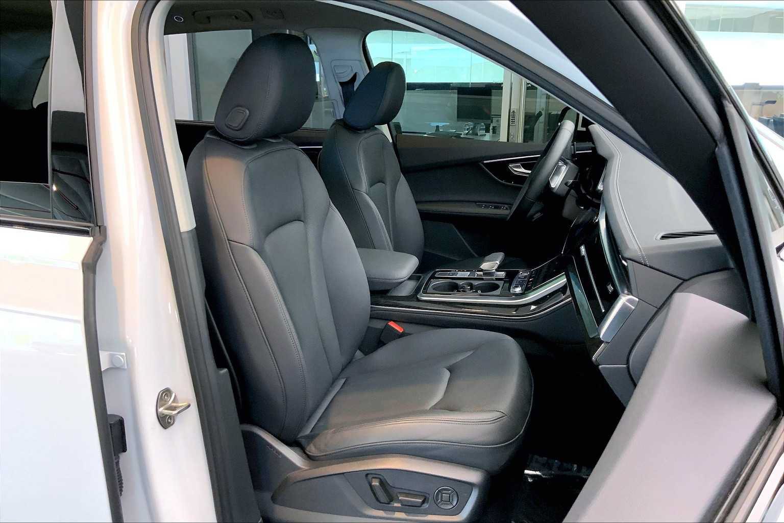 Used 2024 Audi Q7 3.0T Prestige AWD/4WD image 9