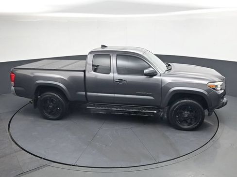 Used 2016 Toyota Tacoma SR5 w/ SR5 Appearance Package (SN) AWD/4WD image 21