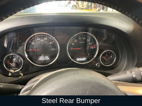 Used 2015 Jeep Wrangler Unlimited Rubicon AWD/4WD image 15