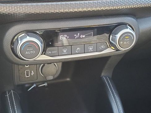 Used 2019 Nissan Kicks SV FWD image 23