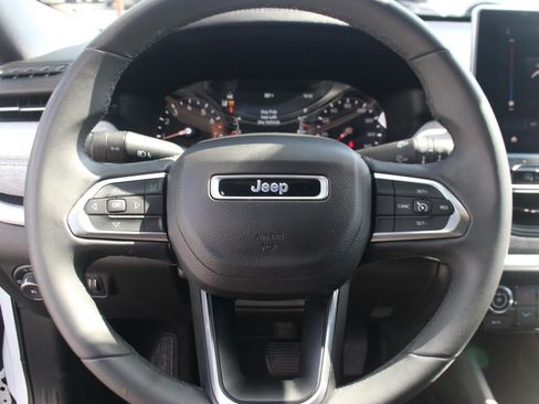 Used 2024 Jeep Compass Latitude AWD/4WD image 17