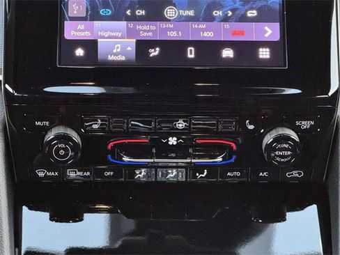 New 2025 Jeep Grand Cherokee Altitude image 5