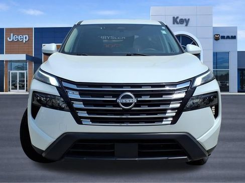 Used 2024 Nissan Rogue SV AWD/4WD image 7