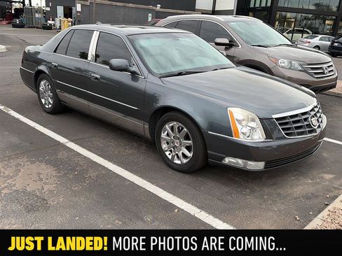 Used 2011 Cadillac DTS Premium image 3