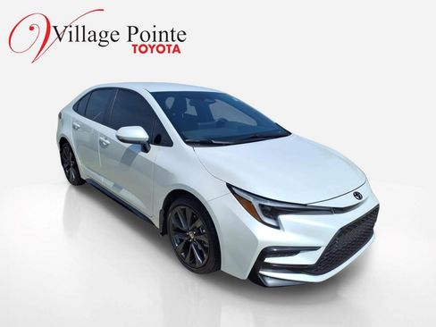 Certified 2026 Toyota Corolla SE FWD image 5