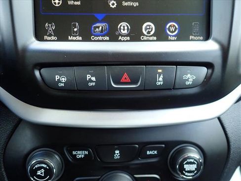Used 2014 Jeep Cherokee Trailhawk w/ Technology Group AWD/4WD image 20