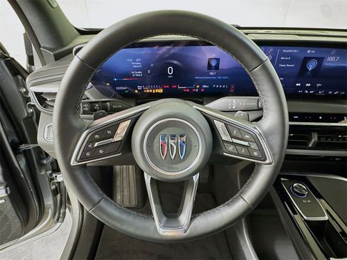 Used 2025 Buick Enclave Preferred image 9