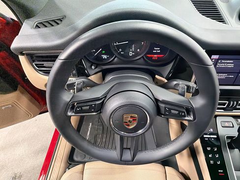 Certified 2025 Porsche Macan image 39