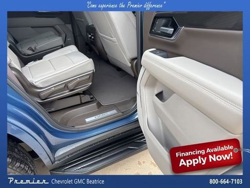 New 2025 GMC Yukon Elevation image 18