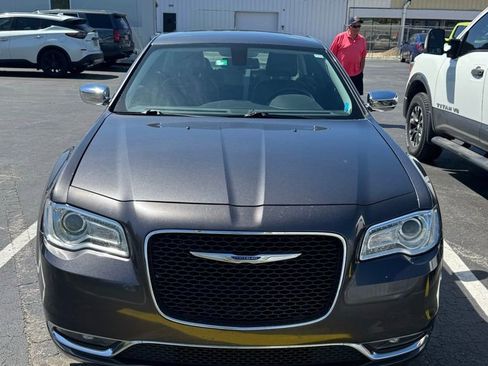 Used 2019 Chrysler 300 Touring L w/ Quick Order Package 22F RWD image 2