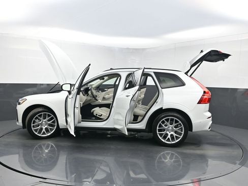 Used 2025 Volvo XC60 B5 Ultra w/ Protection Package Premier image 35