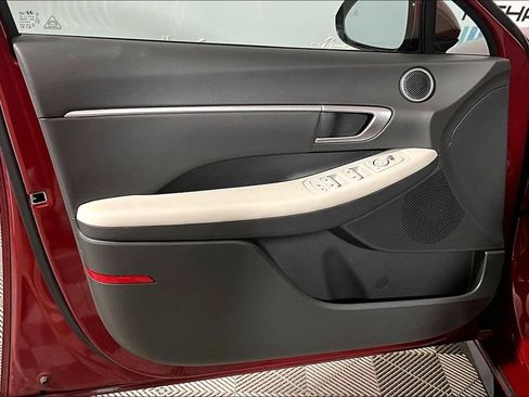 Used 2025 Hyundai Sonata SEL FWD image 18