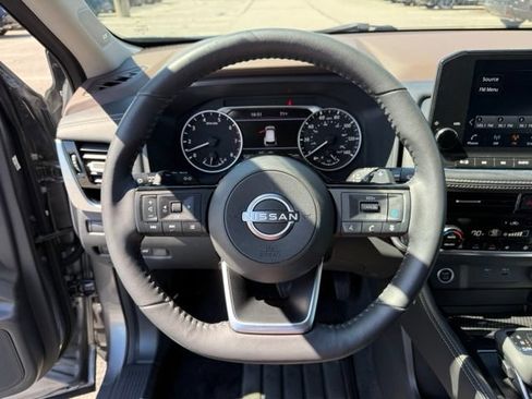 Certified 2022 Nissan Rogue SL w/ SL Premium Package AWD/4WD image 17