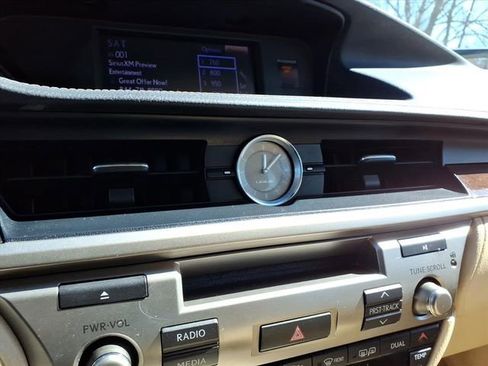 Used 2014 Lexus ES 350 w/ Premium Package image 26