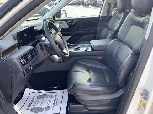 Used 2025 Lincoln Aviator Reserve w/ Luxury Package AWD/4WD image 11