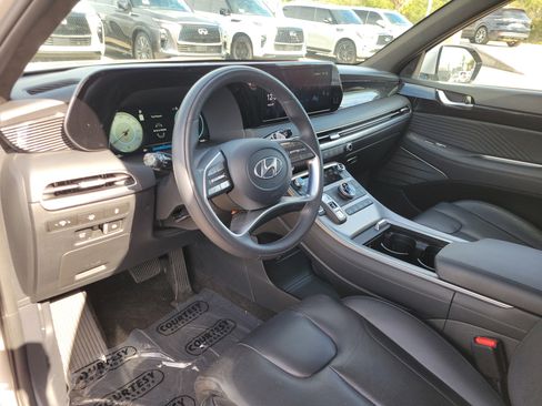 Used 2023 Hyundai Palisade Calligraphy image 18